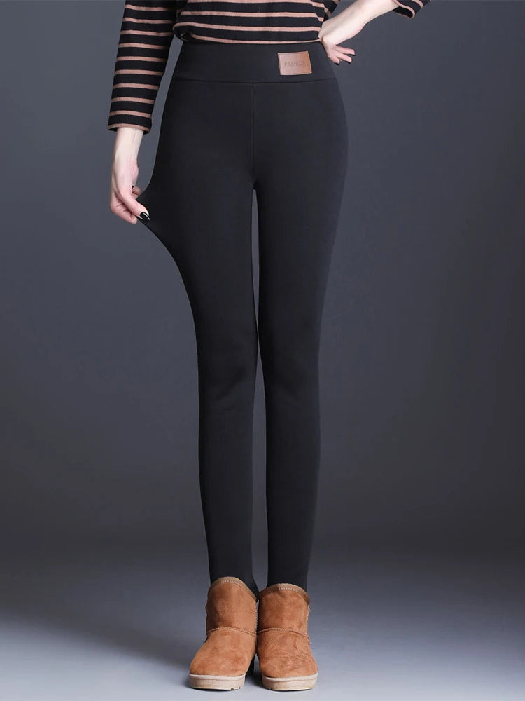 Calça feminina forrada - Passe o inverno com conforto e estilo.